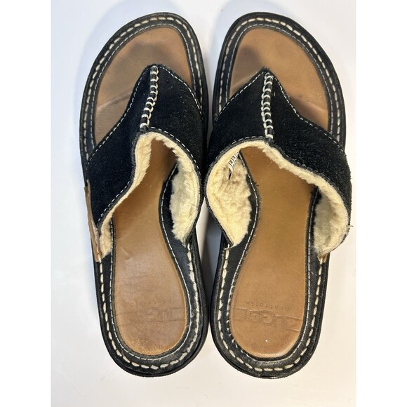 UGG Australia 1610 Women’s Size B Black Suede Thong Slip On Comfort Sandals - Picture 5 of 7
